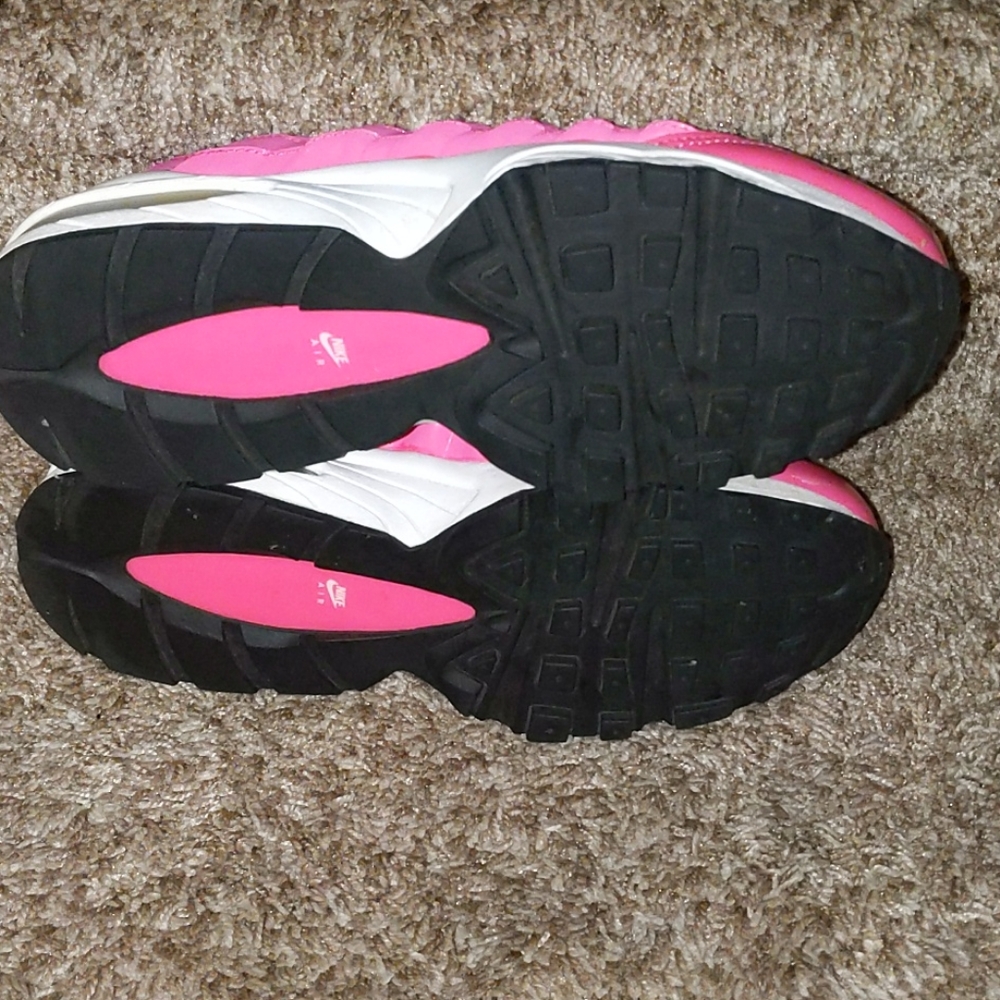 Shoes - Picture 4 of 6